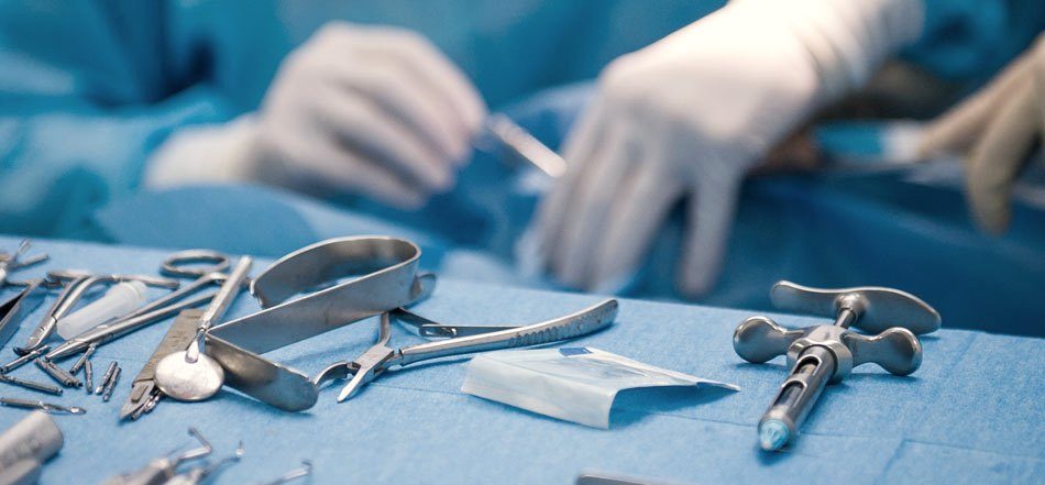Instruments stériles préparés pour un soin